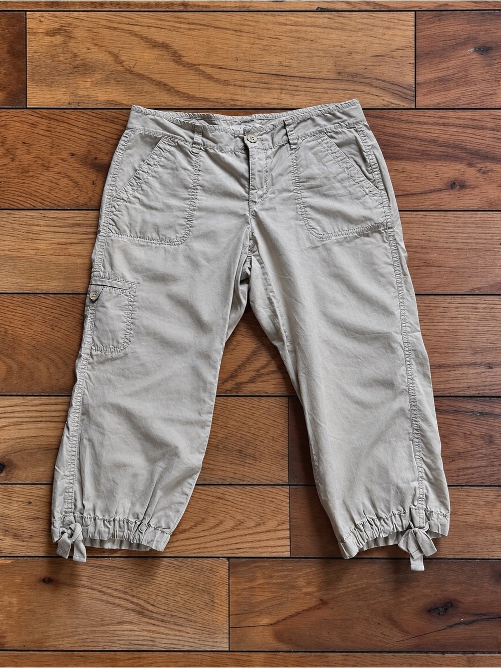 LOFT Women’s Size 6 Beige Khaki Cargo Capri Pants Utility Cropped